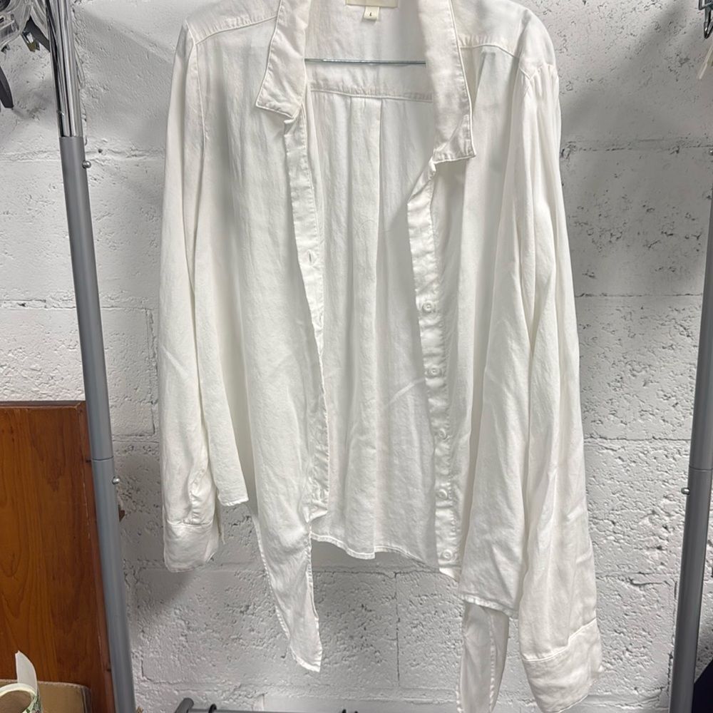 White Button Down with Tie on Bottom - Size Large - Cloth & Stone